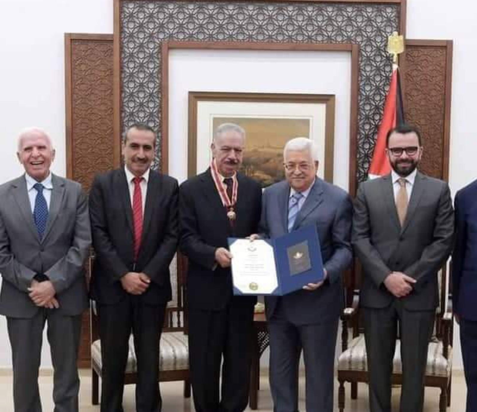 Screenshot_20231122-181758_Gallery